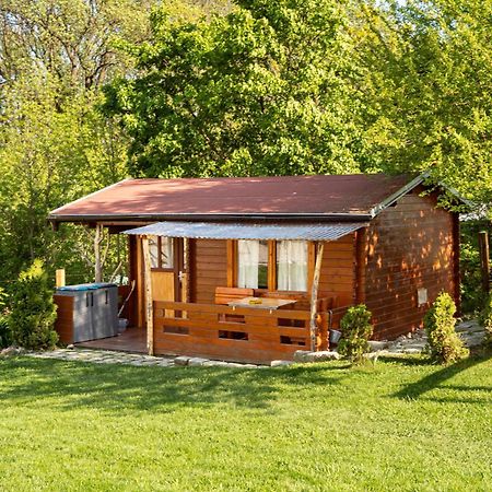 Cozy Wood Hut On The Farm Villa Trebivlice Bagian luar foto