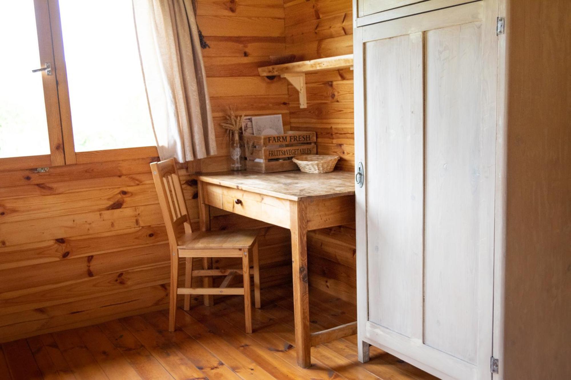 Cozy Wood Hut On The Farm Villa Trebivlice Bagian luar foto